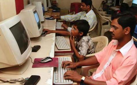 Building computer skills at a learning center